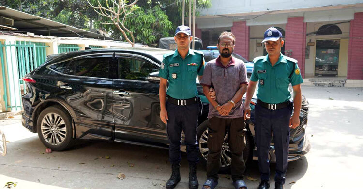 টেস্ট ড্রাইভের নামে গাড়ি ছিনতাই: বুয়েটের সাবেক শিক্ষার্থী মাসুম গ্রেপ্তার